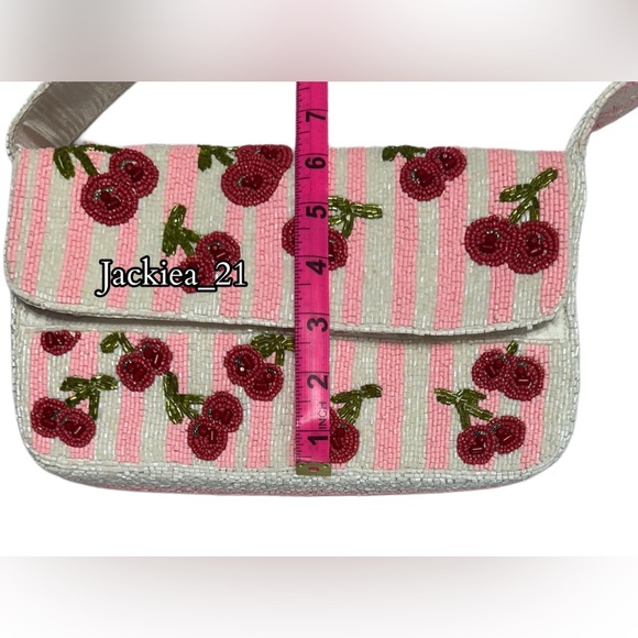 💙 White and Pink Cherry Embroidered Bag - Picture 5 of 8